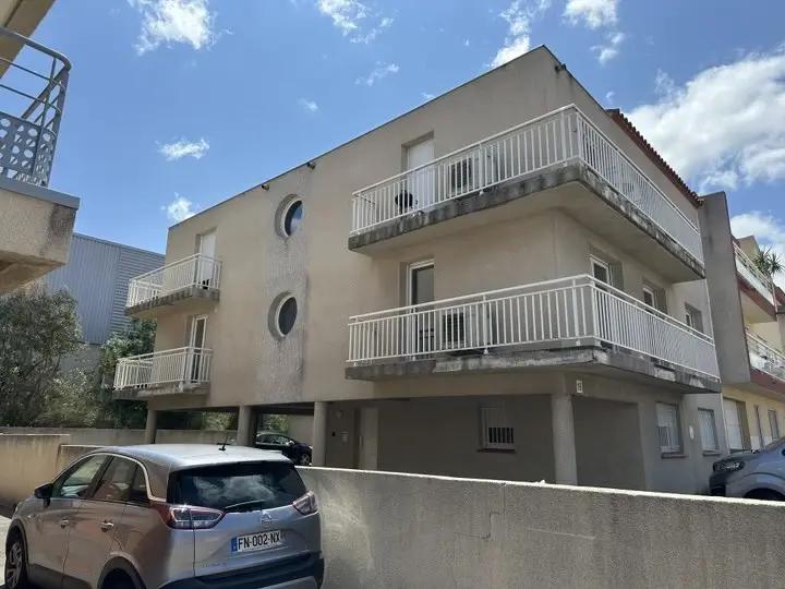 Façade éclatante à Perpignan - photo 11