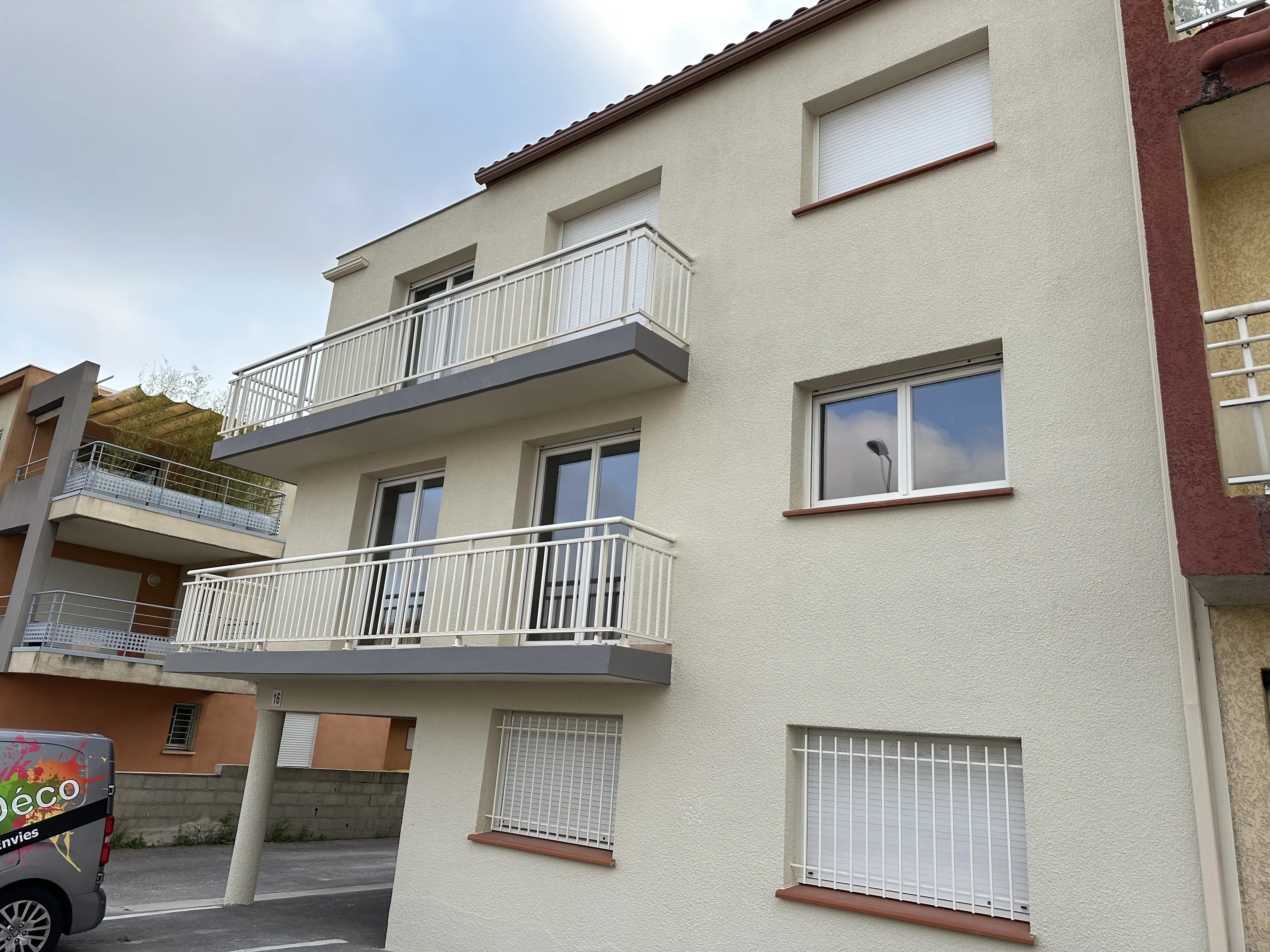 Façade éclatante à Perpignan - photo 29