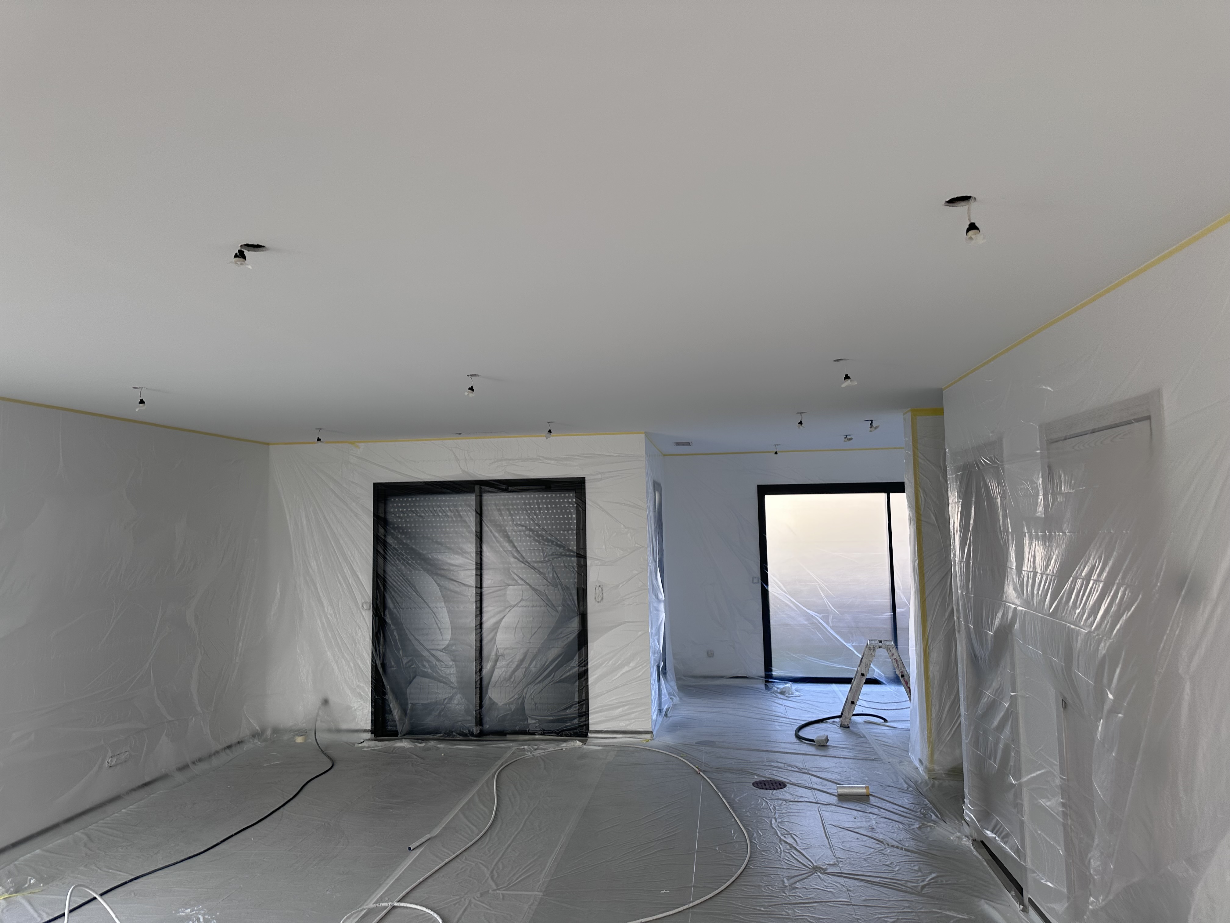 Chantier peinture plafond Perpignan avant - Style et Deco